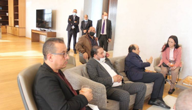 الوفد الذي قام بزيارة الوحدتين الصناعيتين للأدوية زينيت فارما وصوريميد، (2)