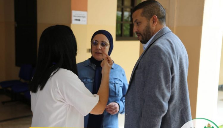 حملة طبية لفائدة عمال وأعوان الجماعة (21)