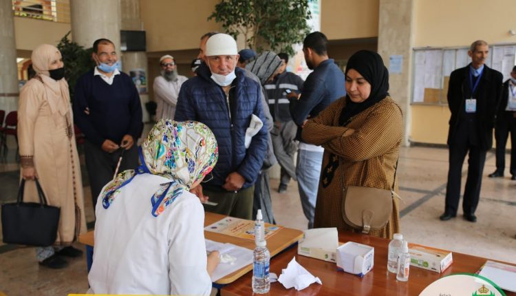 حملة طبية لفائدة عمال وأعوان الجماعة (9)