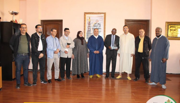 لقاء لتدارس التدابير والإجراءات المتخذة لتنظيم حفل تكريم الأطر التعليمية العاملة بالمؤسسة (3)