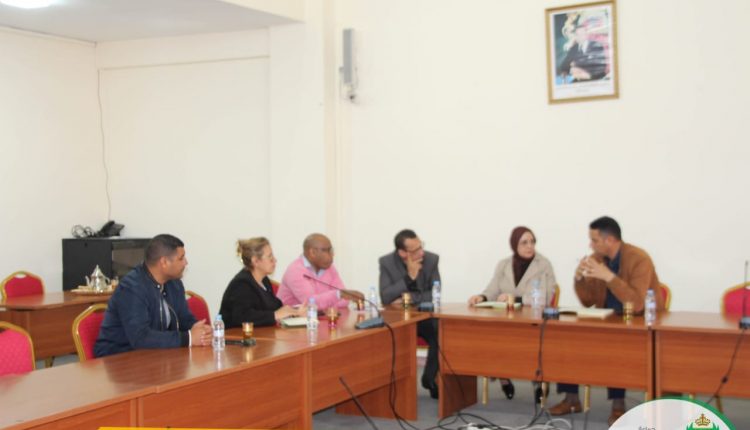 إجتماعا مع الفريق المكلف بتنسيق الأعمال الإستشارية للهيئة والمكون من السيدة والسادة (1)