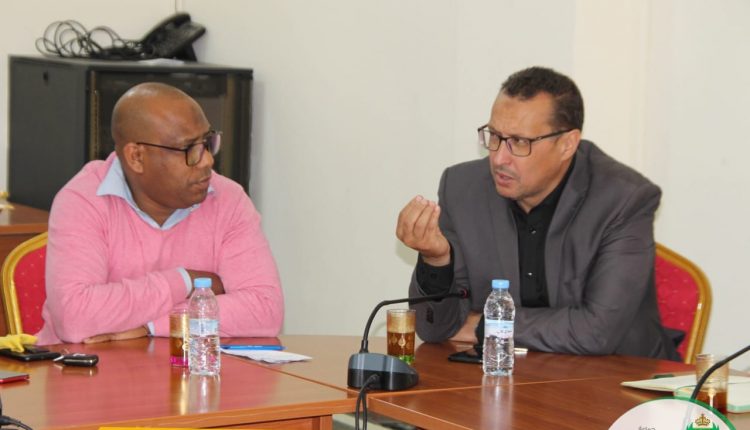 إجتماعا مع الفريق المكلف بتنسيق الأعمال الإستشارية للهيئة والمكون من السيدة والسادة (4)